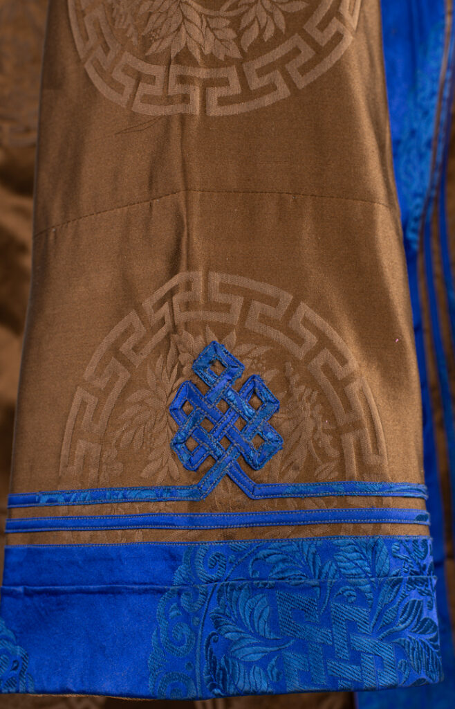 Detal mongolskiego płaszcza.