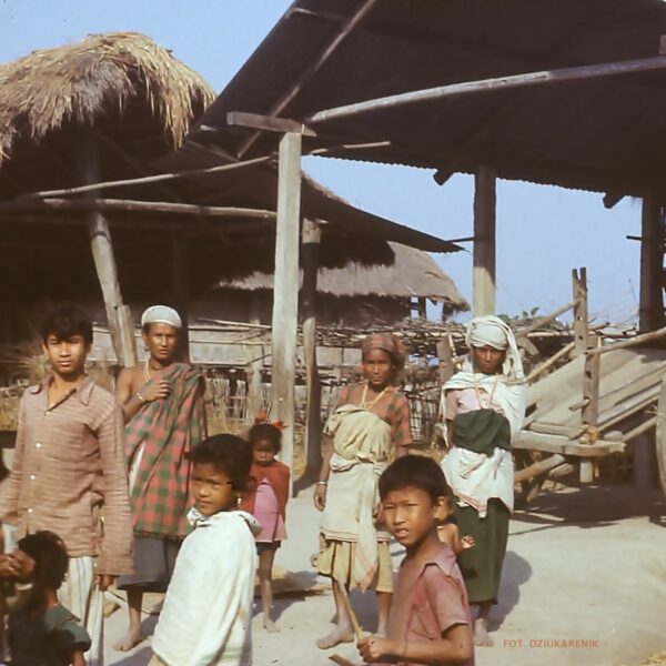 Obraz wydarzenia - Nikomu niepotrzebni. Plemieńcy w Indiach | wykład Elżbiety Dziuk i Krzysztofa Renika